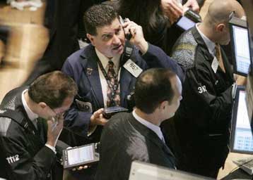 Μεγάλα κέρδη στη Γουόλ Στριτ, κάθετη πτώση στα ευρωπαϊκά χρηματιστήρια την Τετάρτη