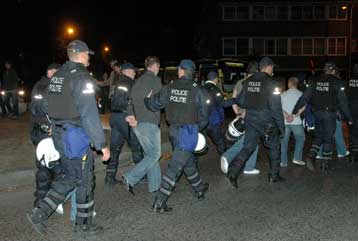 Στον δρόμο για το «Ανφιλντ» ο Μαρκ Γκονσάλες, 70 οπαδοί της Λίβερπουλ συνελήφθησαν