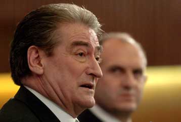 «Όχι» σε αλλαγές συνόρων με αφορμή το Κόσοβο, συμφωνούν Τίρανα και Σκόπια