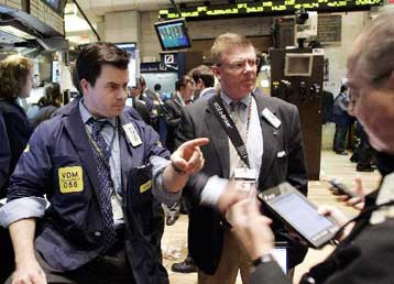 Μεικτή εικόνα στη Γουόλ Στριτ, απώλειες στα ευρωπαϊκά χρηματιστήρια την Παρασκευή