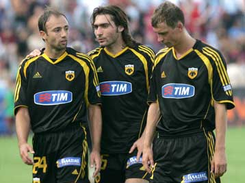 Στην αποστολή της ΑΕΚ ο Κόντης, νέα καθυστέρηση στο ντεμπούτο του Δέλλα