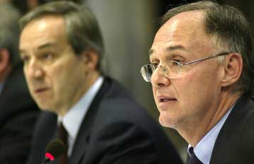 Ενδοκυβερνητικές «κόντρες» προκαλούν οι σχεδιαζόμενες διαρθρωτικές αλλαγές στις ΔΕΚΟ