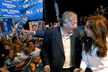 «Μονομαχία» της νυν με την τέως Πρώτη Κυρία στις ενδιάμεσες εκλογές της Αργεντινής