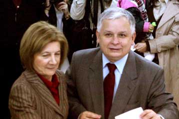 Νίκη του συντηρητικού Λεχ Καζίνσκι στις προεδρικές εκλογές της Πολωνίας
