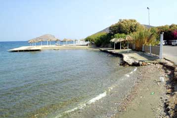 Ξεκινά άμεσα η διαδικασία κατεδάφισης των παράνομων κτισμάτων στον αιγιαλό