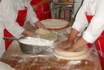 Στον εισαγγελέα παραπέμθηκαν εργαστήρια ζύμης που προμηθεύουν σχολεία