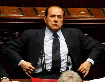 Μόνος …νοιώθει ο Μπερλουσκόνι απέναντι στον «πόλεμο» της ιταλικής τηλεόρασης