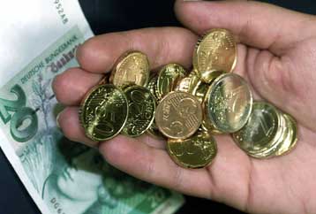 Τα 36 δισ. ευρώ αγγίζει το δημόσιο χρέος στο δεκάμηνο