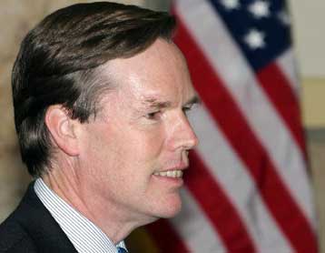 «Κρίμα» και όχι «ντροπή» λέει τώρα ο Μπερνς για την ελληνική στάση έναντι της ΠΓΔΜ