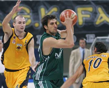 ΑΕΚ-Παναθηναϊκός αναμετρώνται για την Α1 μπάσκετ, με νωπές τις μνήμες του Κυπέλλου