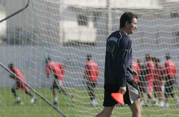 Είμαι ικανοποιημένος από τους παίκτες μου, λέει τώρα ο Σόλιντ-Απολογήθηκε ο Καστίγιο