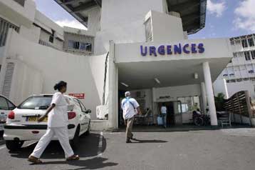 Ύποπτα κρούσματα γρίπης των πτηνών σε τουρίστες στη γαλλική νήσο Ρεϊνιόν