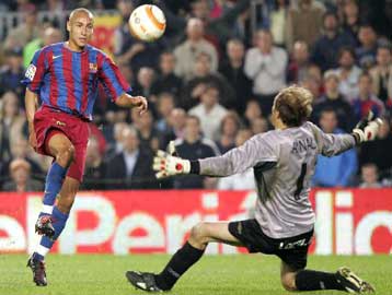 Στην κορυφή πάτησε η Οσασούνα, δύσκολη νίκη της «Μπάρτσα», νέα ήττα της Ρεάλ