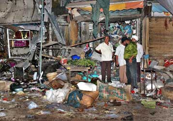 Δεκάδες νεκροί σε «μπαράζ» εκρήξεων στην πρωτεύουσα της Ινδίας