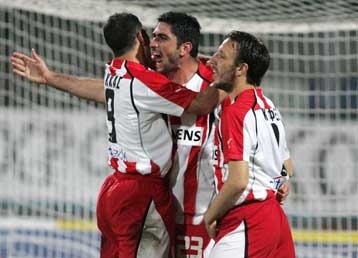 Με Οκκά, Κωνσταντίνου, ο Ολυμπιακός 2-1 στην Καλαμαριά-Επιτέλους νίκη για Καλλιθέα