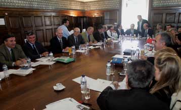 Μεθοδευμένη αποδυνάμωση της ΔΕΗ από την κυβέρνηση καταγγέλλει το ΠΑΣΟΚ