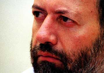 Την σημαία των κατοχικών δυνάμεων στην Κύπρο υπέστειλε ο ευρωβουλευτής Μ.Ματσάκης