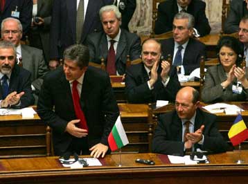 Κυρώθηκε από τη Βουλή η συνθήκη προσχώρησης Βουλγαρίας και Ρουμανίας στην ΕΕ