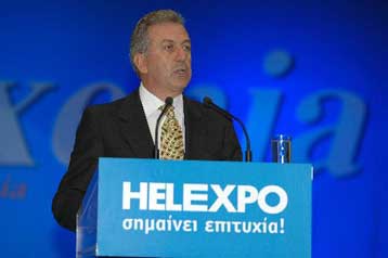 Ξεπεράσαμε κάθε προσδοκία, λέει ο Δ.Αβραμόπουλος για την τουριστική κίνηση του 2005