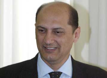 Προειδοποίηση Σίδερη στις τράπεζες για το άνοιγμα των λογαριασμών του Π.Μαντούβαλου