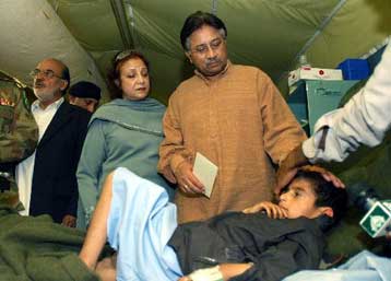 Το Πακιστάν ανέβαλε την αγορά F-16 για να βοηθήσει τους σεισμόπληκτους