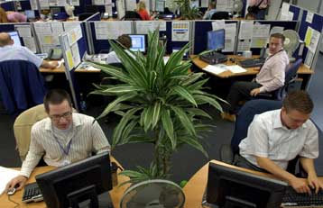 Μικρή υποχώρηση της ανεργίας στην ευρωζώνη τον Σεπτέμβριο