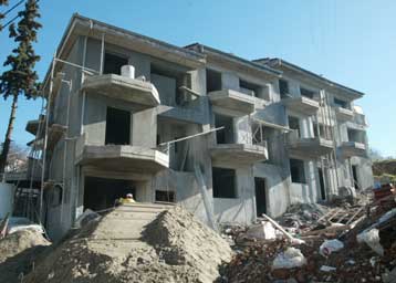 Αναβολή των νέων φορολογικών μέτρων για τα ακίνητα ζητούν οι ιδιοκτήτες