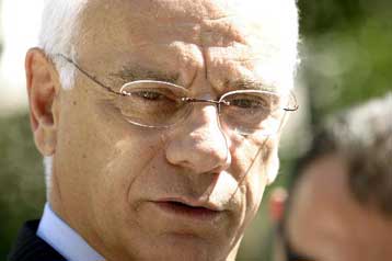 «Μαύρη» πληροφόρηση τα δημοσιεύματα για τα F-16, σχολιάζει ο υπουργός Εθνικής Αμυνας