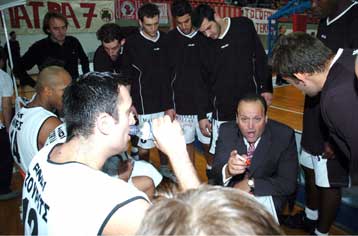 Και πάλι χωρίς προπονητή ο Απόλλωνας Πάτρας με την παραίτηση Μανουσέλη