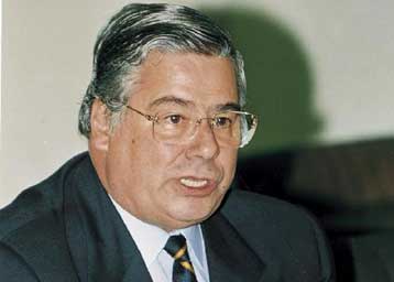 Πτώση της ΝΔ στις δημοτικές και νομαρχιακές εκλογές προβλέπει ο Μ.Έβερτ