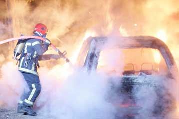 Ανεξέλεγκτη η κατάσταση στο Παρίσι για δέκατο συνεχόμενο βράδυ