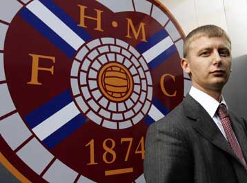 Η Σέλτικ παραμένει στην κορυφή μαζί με την Χαρτς, που ετοιμάζει τον Ριξ για προπονητή