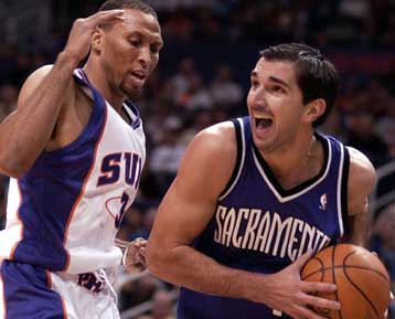 Σπουδαία εκτός έδρας νίκη των Κινγκς επί των Σανς με πρωταγωνιστή τον Στογιάκοβιτς