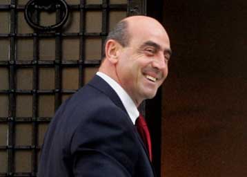 Συνάντηση Καραμανλή-Βουλγαράκη για τη συμβολή της Αθήνας στους Αγώνες του Πεκίνου