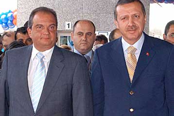 Δεν επιβεβαιώνει η Αθήνα τις δηλώσεις Ερντογάν για την επίσκεψη Καραμανλή στην Αγκυρα