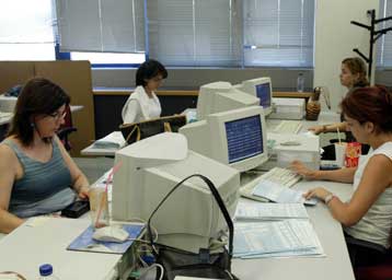 Με κυρώσεις απειλεί ο Απ.Ανδρεουλάκος τις υπηρεσίες που δεν εξυπηρετούν τον πολίτη