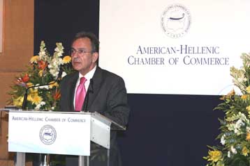 Περαιτέρω διεύρυνση του ωραρίου των καταστημάτων εξετάζει η κυβέρνηση