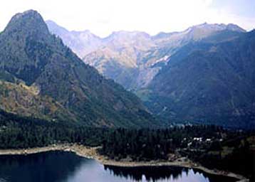 Γιγάντιος καθρέπτης θα προσφέρει λιακάδα σε αλπικό χωριό