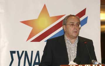 Αυστηρή κριτική Κωνσταντόπουλου για τον εσωκομματικό διχασμό στο ΣΥΝ