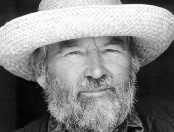 Πέθανε ο Βρετανός συγγραφέας Τζον Φόουλς