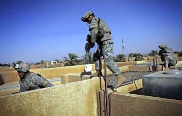 Με χημικά όπλα έλυσαν οι ΗΠΑ την πολιορκία της Φαλούτζα, αποκαλύπτεται σε ρεπορτάζ