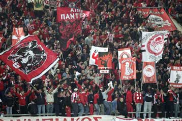 Φόβοι για νέα «καμπάνα» στον Πειραιά, σε απολογία άλλες τέσσερις ΠΑΕ