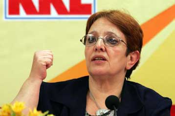 Η αθλιότητα και η καταπίεση πίσω από την εξέγερση στη Γαλλία, τονίζει το ΚΚΕ