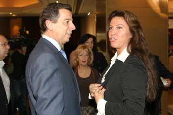 Εκπτώσεις σε περισσότερα από 30 θέατρα της Αθήνας για τους επιβάτες του τραμ