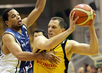 Προχωρά αήττητο το Μαρούσι, 65-53 την ολλανδική Κάπιταλς