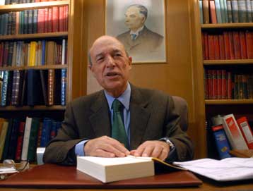 Πέφτουν οι τόνοι στο ΠΑΣΟΚ στο θέμα με το βιβλίο του τέως πρωθυπουργού