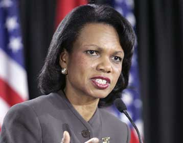 Επίσκεψη – αστραπή της Κοντολίζα Ράις στη Μοσούλη του βορείου Ιράκ