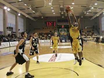 Νίκη του Αρη επί του ΠΑΟΚ, αήττητος συνεχίζει ο Παναθηναϊκός, «ροζ» για το Μαρούσι