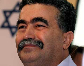 Με άμεση διάλυση της κυβέρνησης απειλεί ο νέος ηγέτης των Εργατικών του Ισραήλ