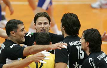 Στους «16» του Κυπέλλου Συνομοσπονδίας προκρίθηκαν για πρώτη φορά ο ΠΑΟΚ και η ΕΑΠ